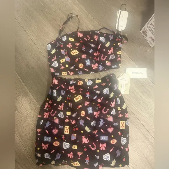 2 piece set. Skirt and top. Size small and medium available - Picture 1 of 10